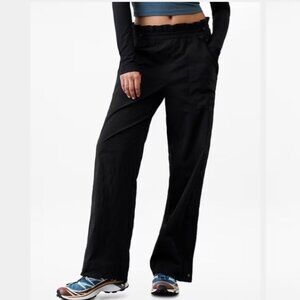 Athleta Trekkie High Rise Parachute Pant